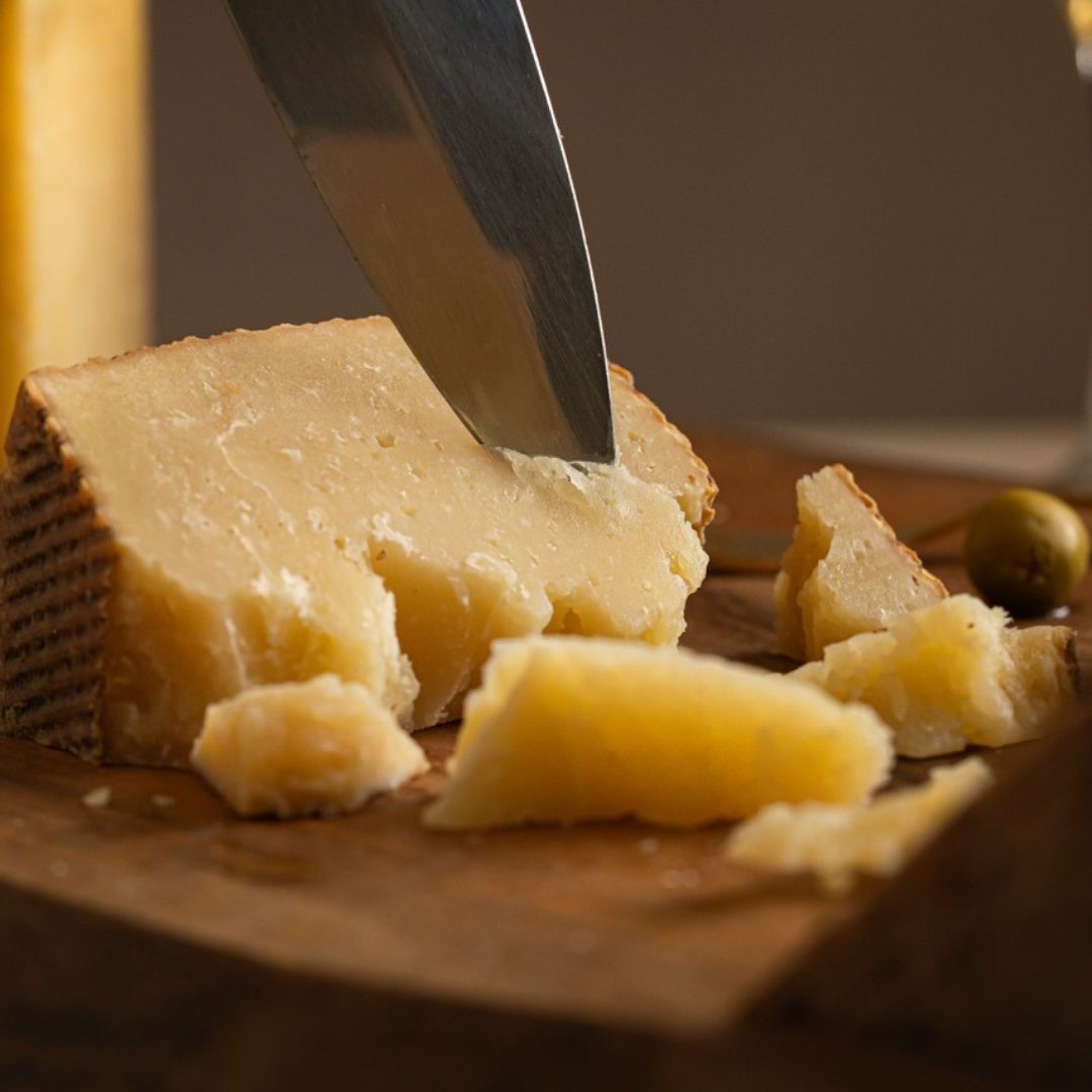 Adiano Queso Manchego Añejo D.O.P. – Aged Raw Sheep’s Milk Cheese Wedge