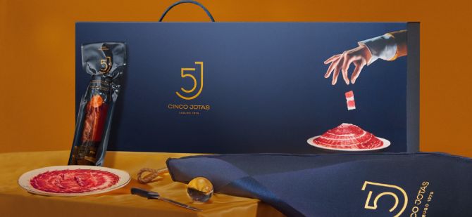 Cinco Jotas - Jamón Ibérico (Bone-In) Holiday Gift Set